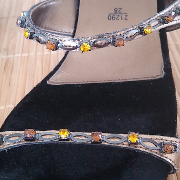 Fancy Embellished Sandals - Picture 3 of 7